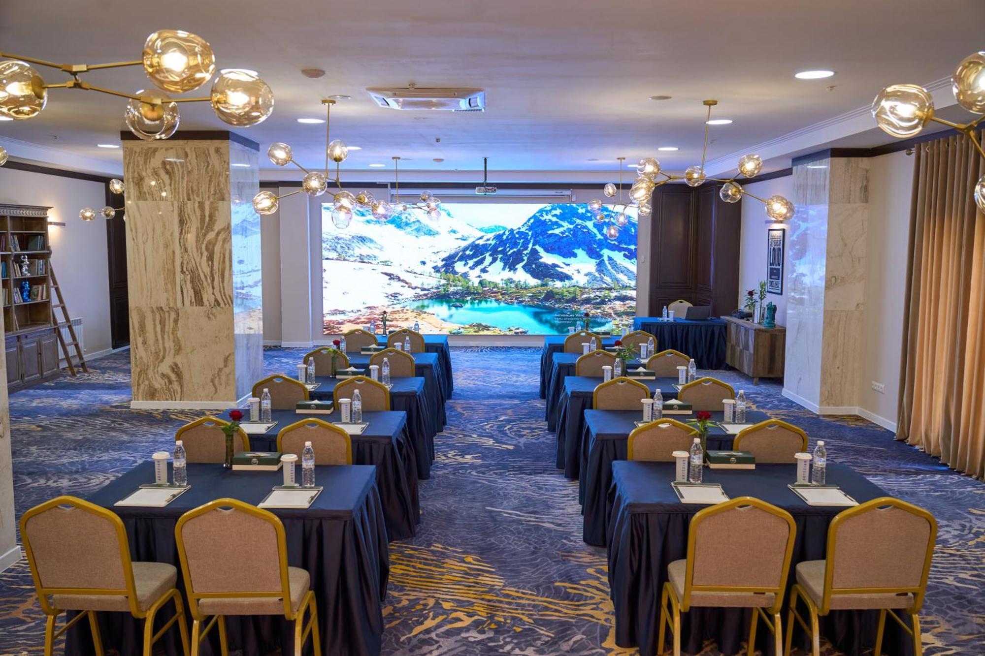 Garden Hotel & Spa 比什凯克 外观 照片