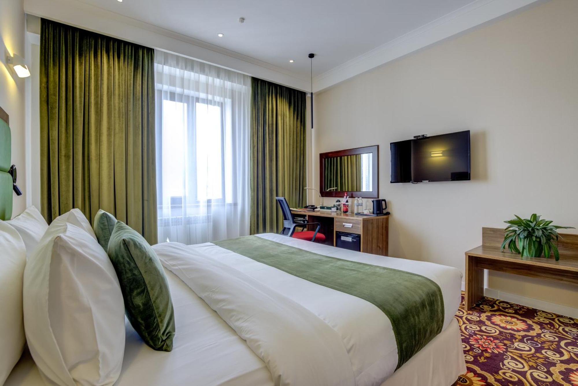 Garden Hotel & Spa 比什凯克 外观 照片