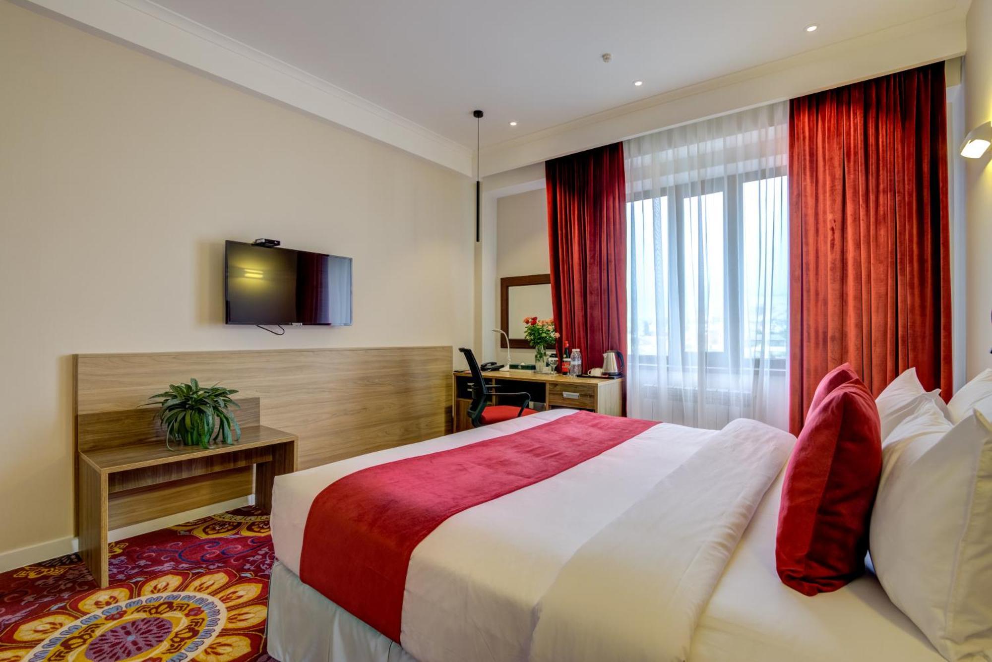 Garden Hotel & Spa 比什凯克 外观 照片