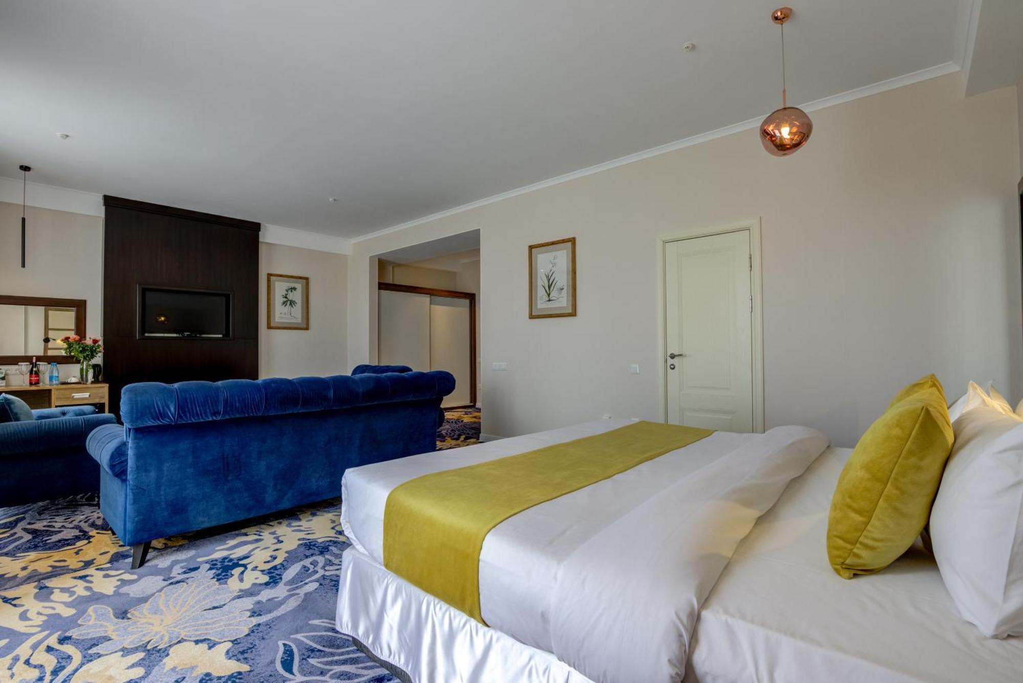 Garden Hotel & Spa 比什凯克 外观 照片